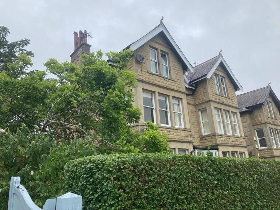 Spacious & Bright 3 Bed Harrogate Apartment Екстер'єр фото